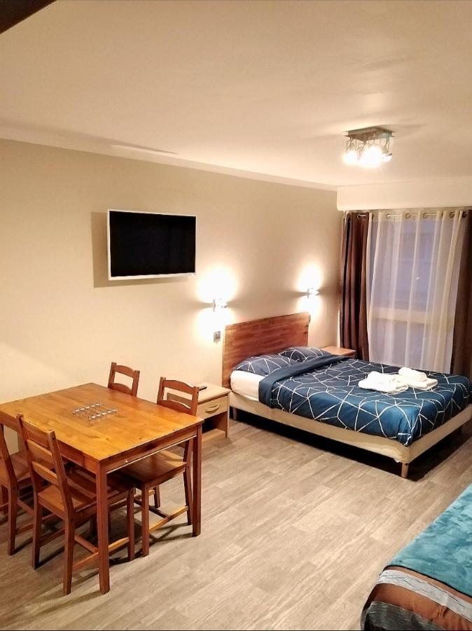 Appartements Boulevard des Pyrénées Pau Esterno foto
