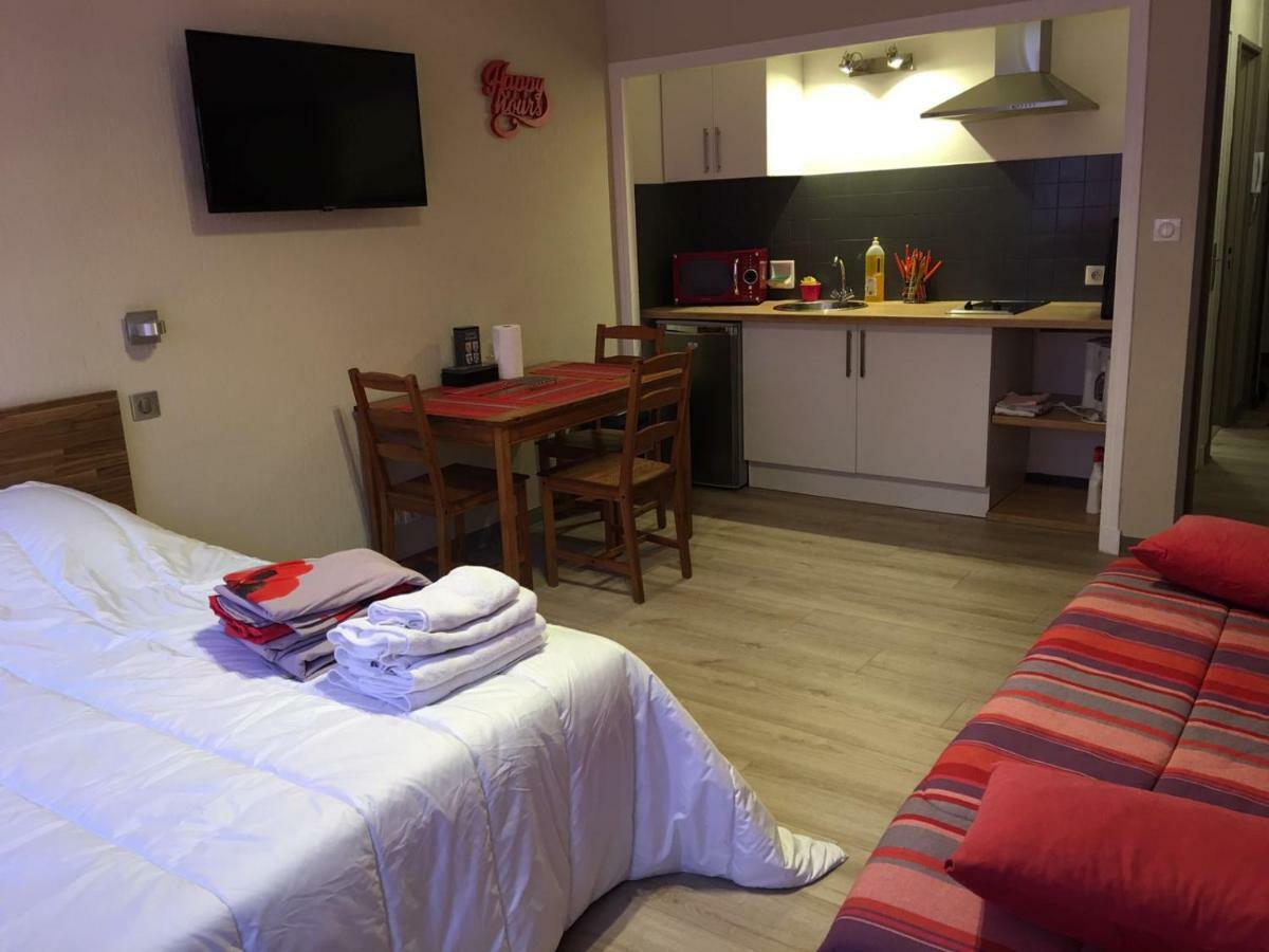 Appartements Boulevard des Pyrénées Pau Esterno foto