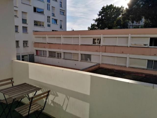 Appartements Boulevard des Pyrénées Pau Esterno foto